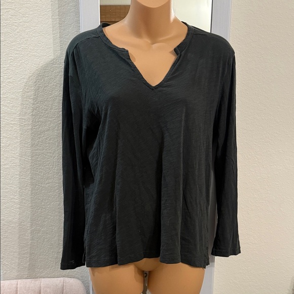 Madewell Tops - Green V-Neck Long Sleeve Top